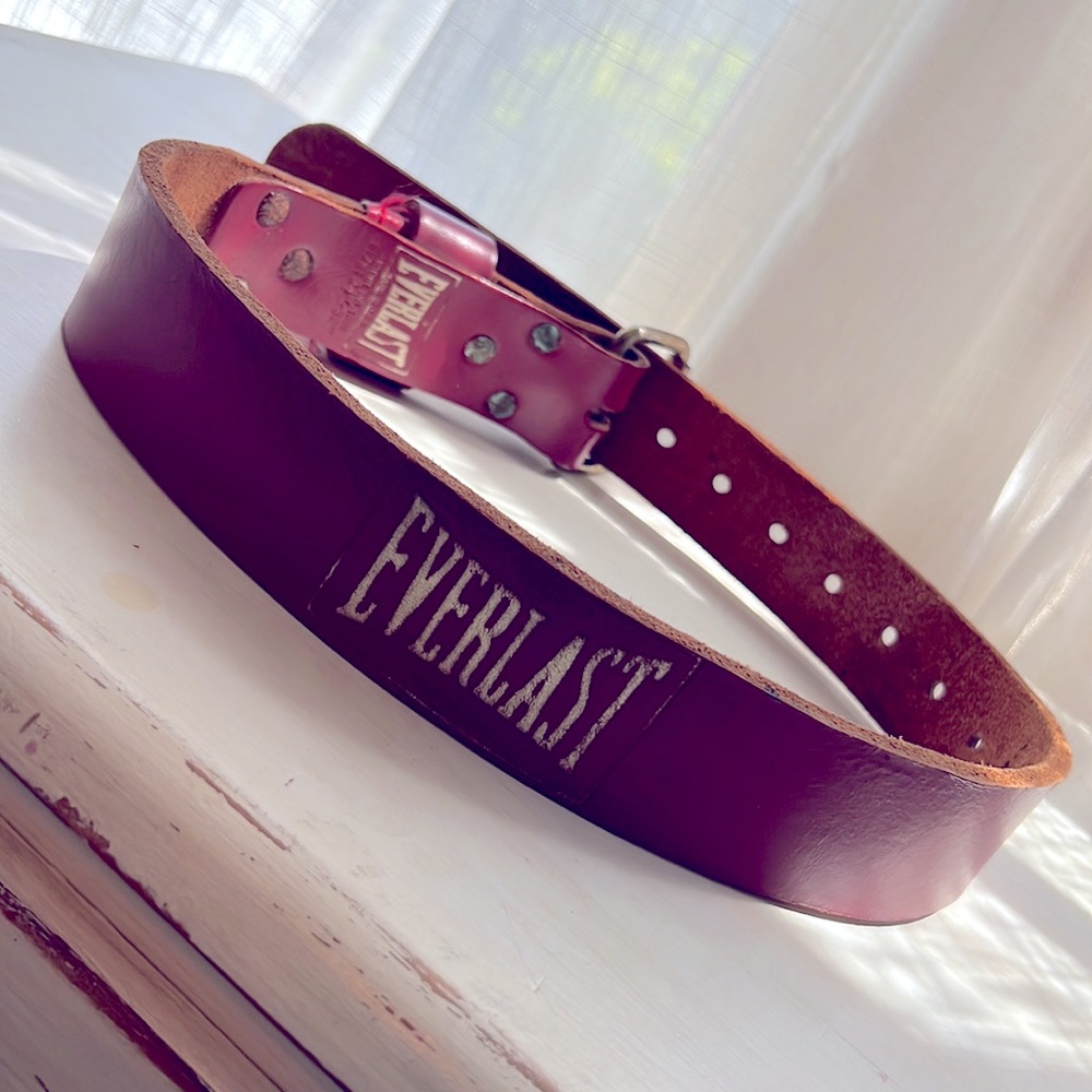 EVERLAST |✨VINTAGE!✨ Red Thick Leather Workout Gym Belt SMALL 24” to 32”